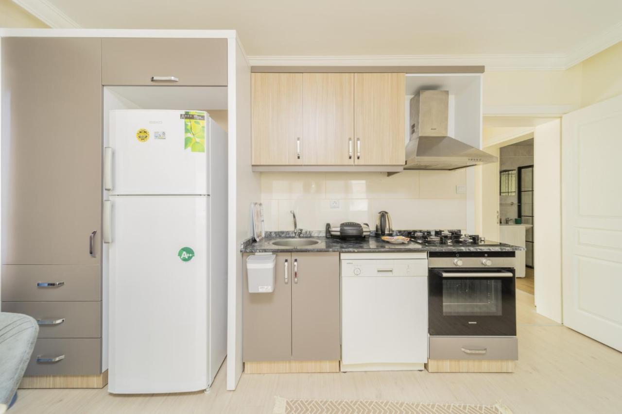 Luminous Flat W Shared Pool 5 Min To Lara Daire *